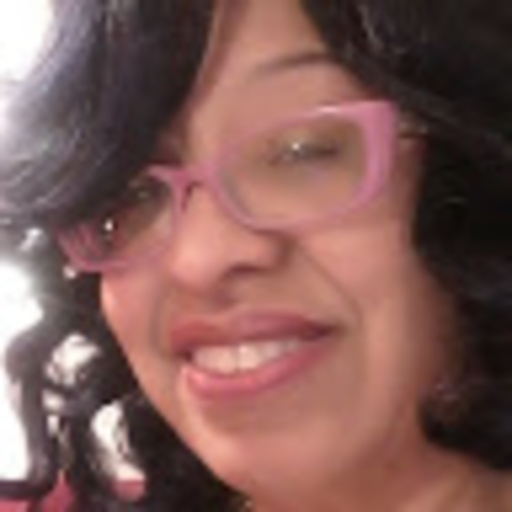 Meet your Posher, Lowana